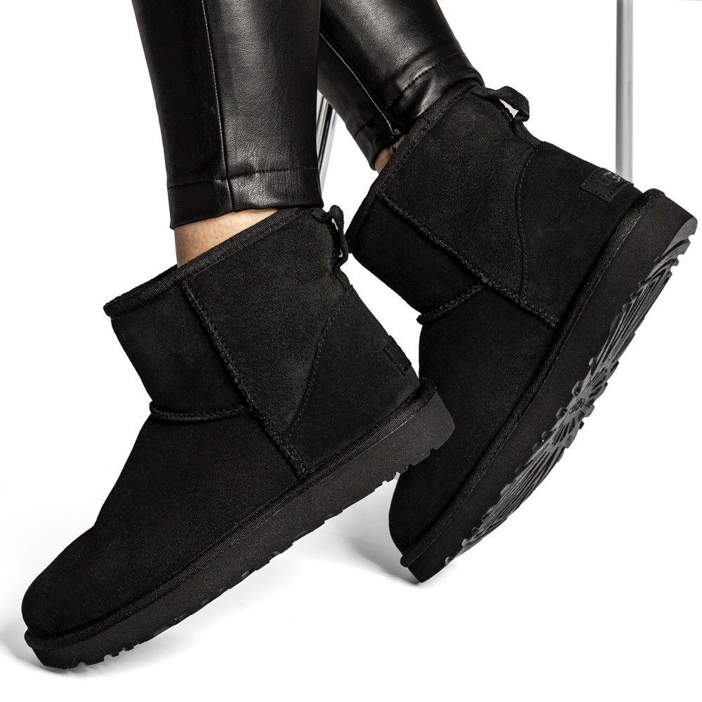 NIB Authentic UGG Women Classic Mini II Boot Black 1016222